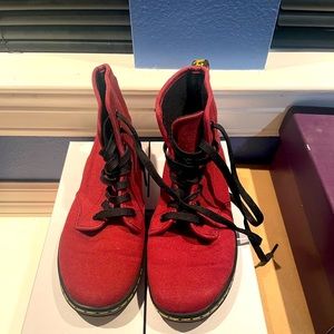 Dr. Martens shoreditch cherry red rouge